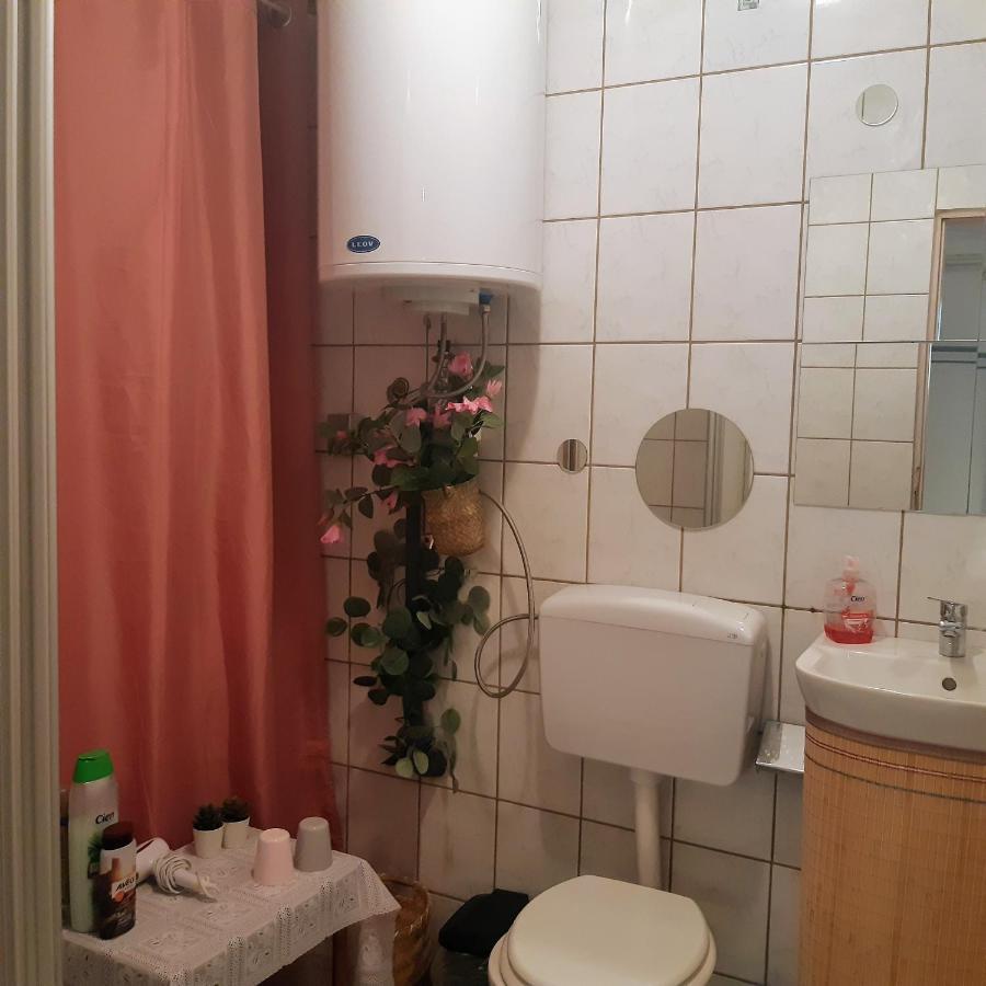Fassbinder Klause Mit Mini-Terrasse Lägenhet Sankt Veit an der Glan Exteriör bild