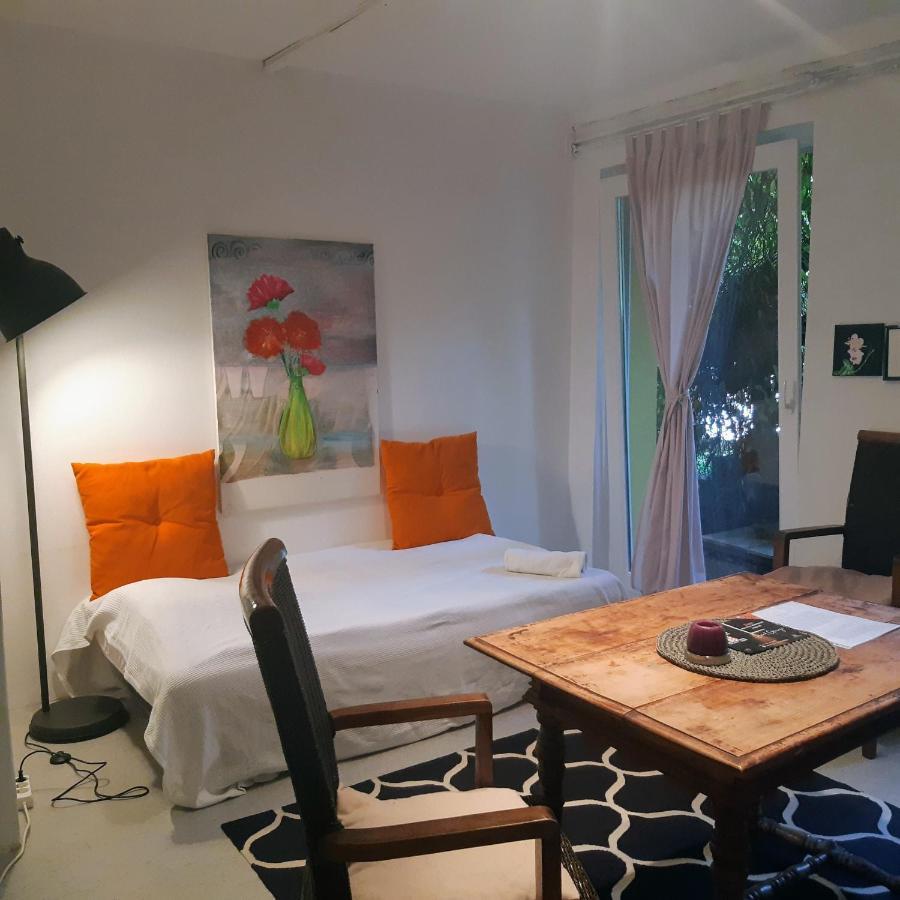 Fassbinder Klause Mit Mini-Terrasse Lägenhet Sankt Veit an der Glan Exteriör bild